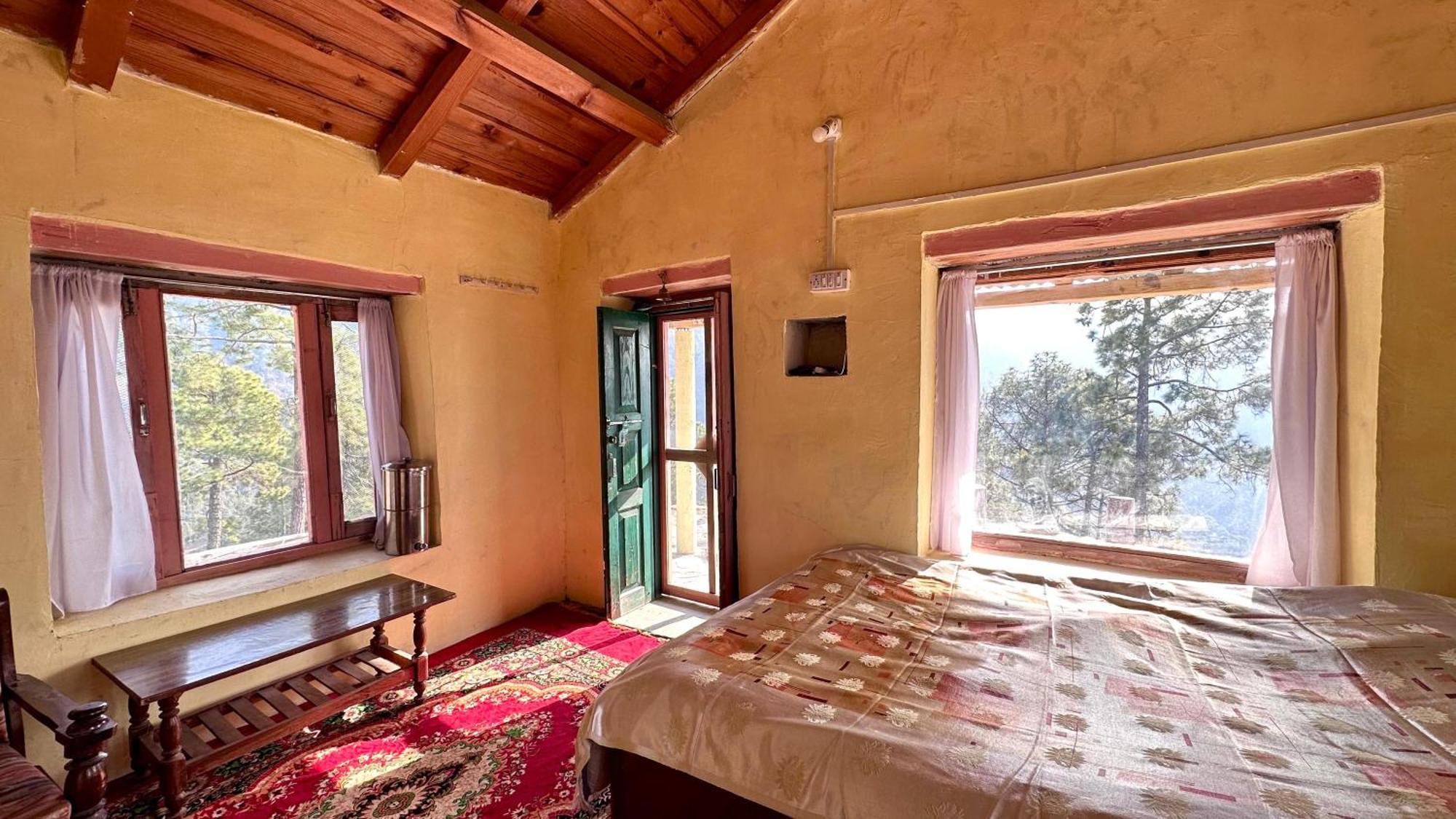 Joshi Cottage Бинсар Екстериор снимка