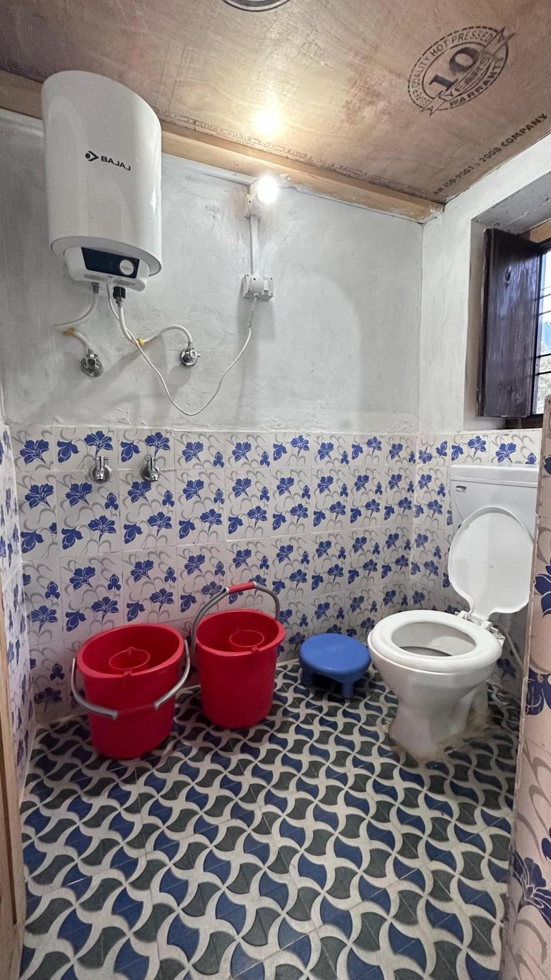 Joshi Cottage Бинсар Екстериор снимка