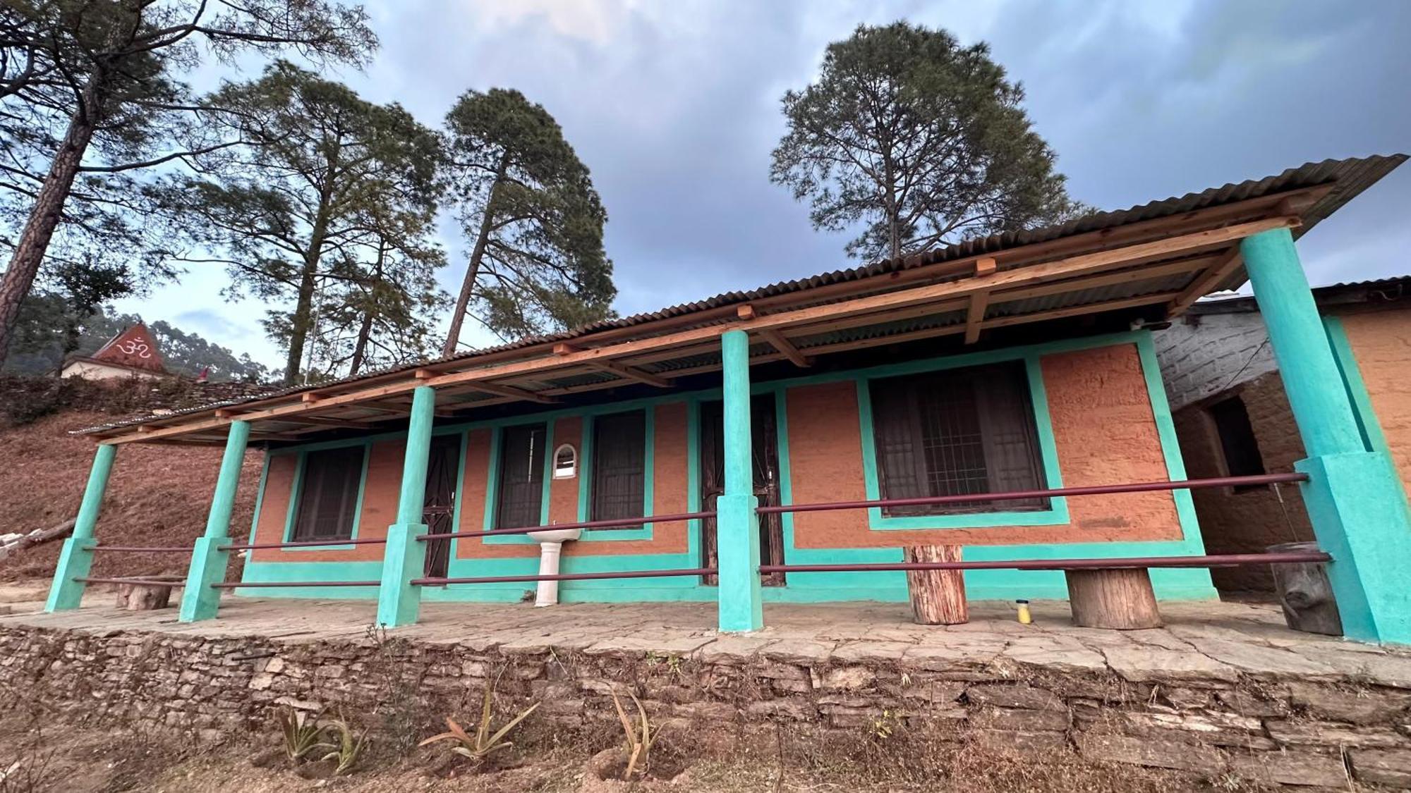 Joshi Cottage Бинсар Екстериор снимка
